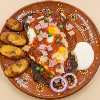 Huevos Motuleños